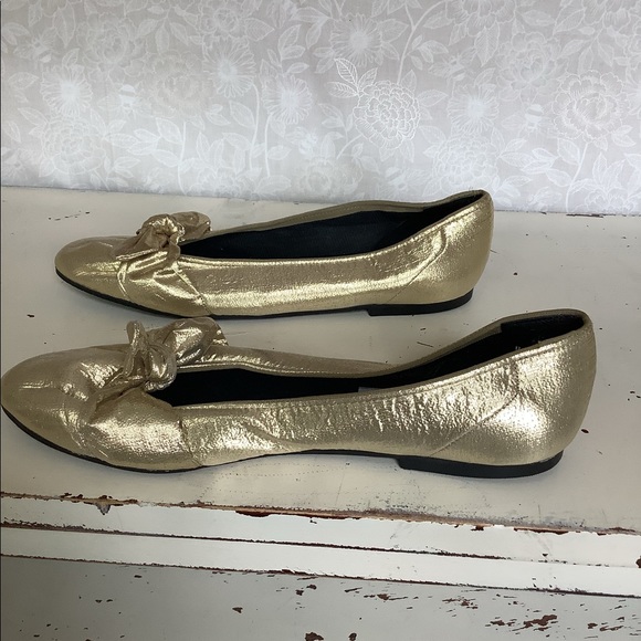 Vintage Wimzees Metallic Gold Flats - Picture 5 of 9